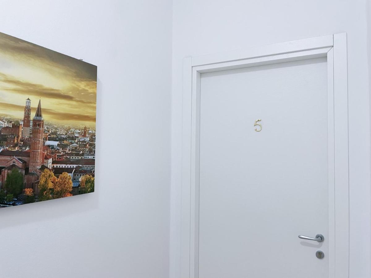 Confortini Rooms Sunday Verona Dış mekan fotoğraf