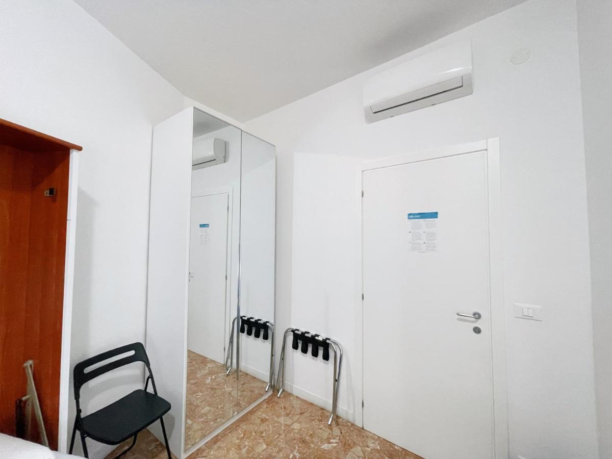 Confortini Rooms Sunday Verona Dış mekan fotoğraf